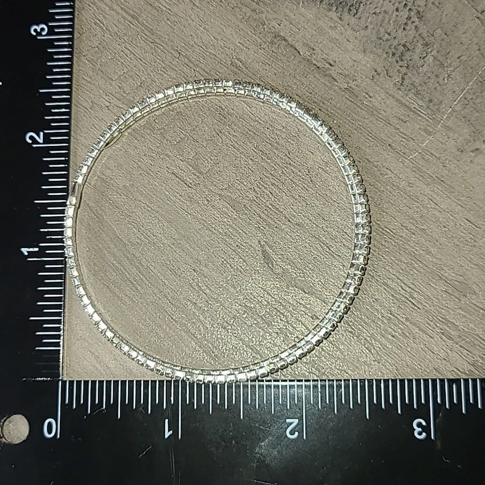 2 Bracelets - Picture 6 of 6